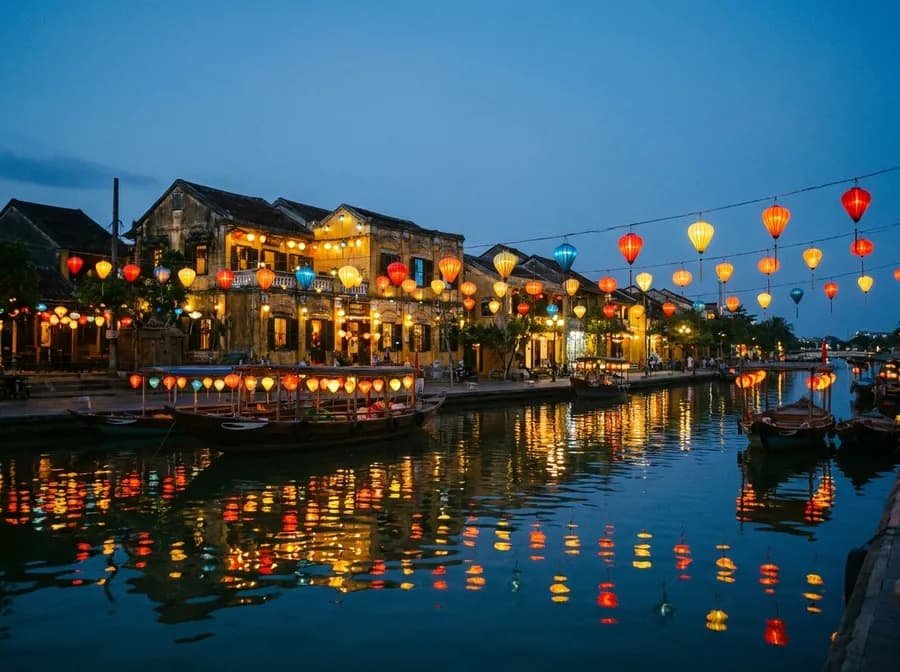 Lantern-lit Hoi An old town at dusk